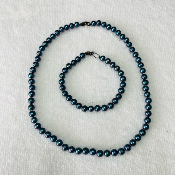Black pearl necklace and bracelet - Picture 1 of 2